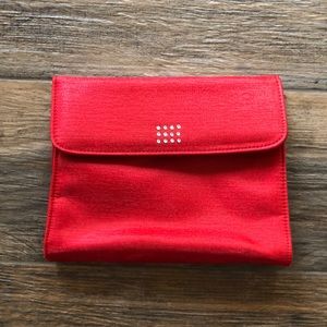 Red clutch